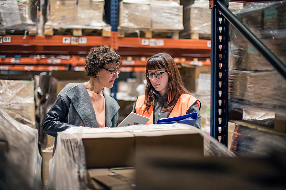 [image] Assessor in warehouse